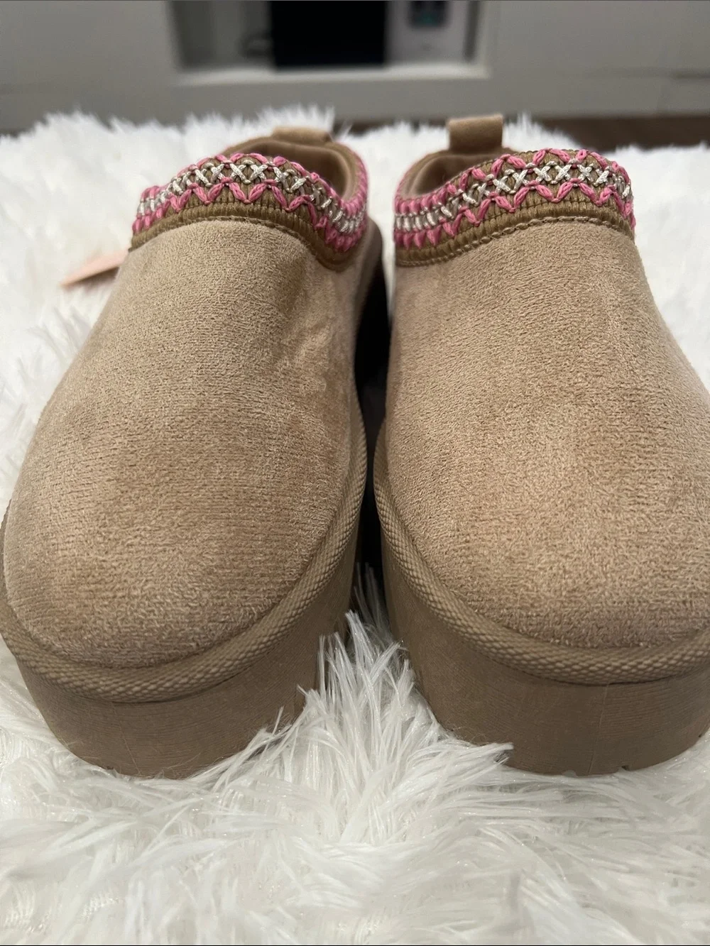Women’s Slip-On Platform Clog in Tan with Pink Trim